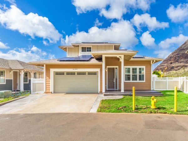 Serene Waianae Retreat: Ocean Views & Modern Amenities
