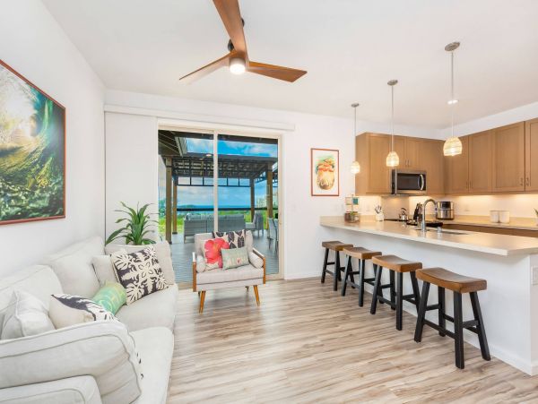 Serene Waianae Retreat: Ocean Views & Modern Amenities