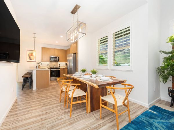 Serene Waianae Retreat: Ocean Views & Modern Amenities