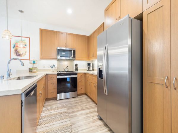 Serene Waianae Retreat: Ocean Views & Modern Amenities