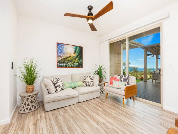 Serene Waianae Retreat: Ocean Views & Modern Amenities