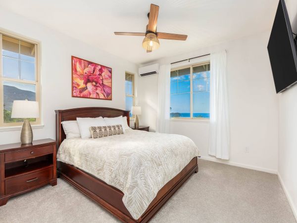 Serene Waianae Retreat: Ocean Views & Modern Amenities