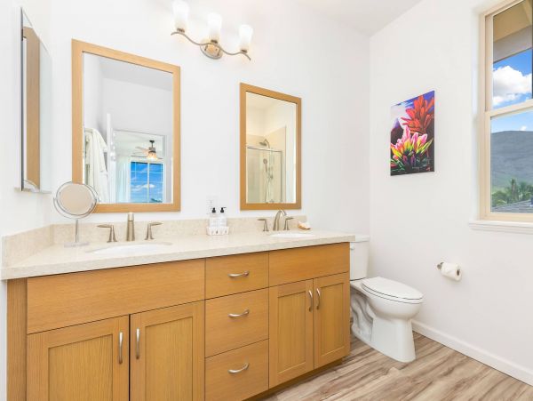 Serene Waianae Retreat: Ocean Views & Modern Amenities
