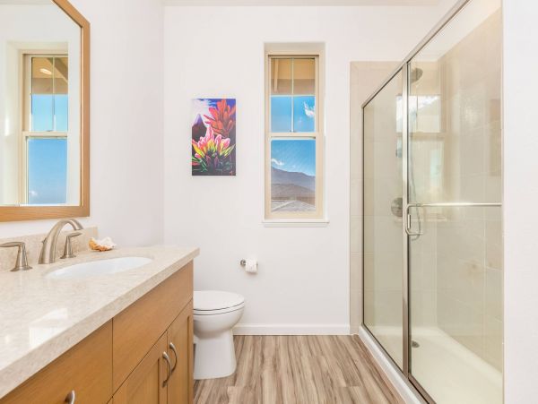 Serene Waianae Retreat: Ocean Views & Modern Amenities