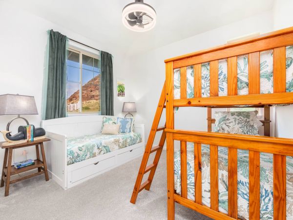 Serene Waianae Retreat: Ocean Views & Modern Amenities
