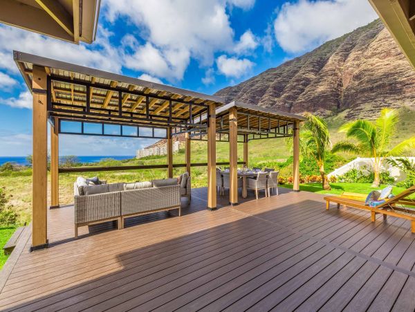 Serene Waianae Retreat: Ocean Views & Modern Amenities