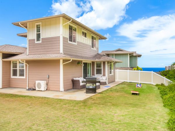Beautiful Vacation Home in Makaha Ocean Views