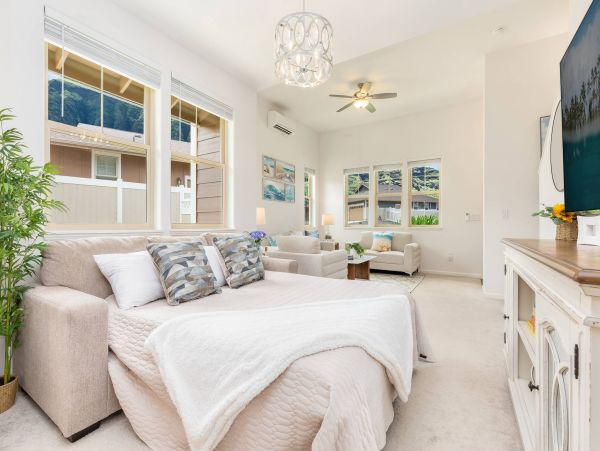 Beautiful Vacation Home in Makaha Ocean Views