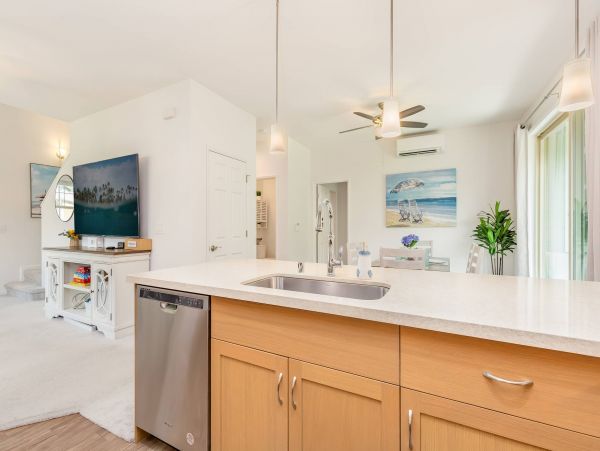 Beautiful Vacation Home in Makaha Ocean Views