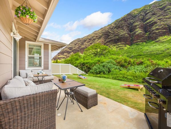 Beautiful Vacation Home in Makaha Ocean Views