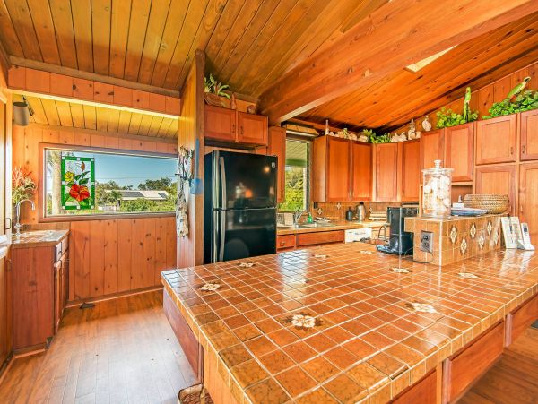 North Shore Ocean & Mountain View 3 Bedroom Vacation Rental