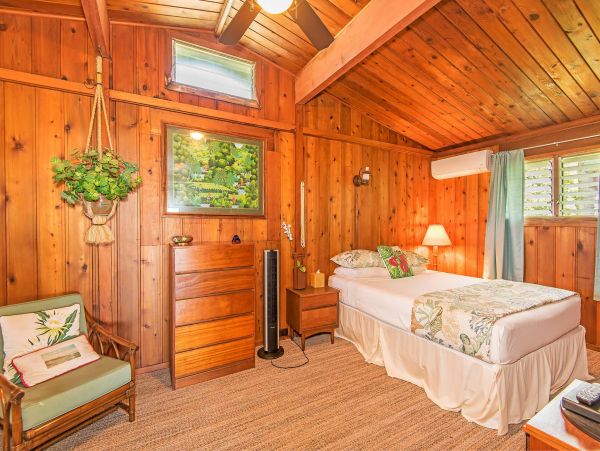 North Shore Ocean & Mountain View 3 Bedroom Vacation Rental