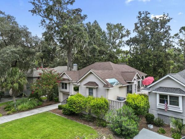 Luxury Pet-Friendly Hilton Head Home with Lagoon Views
