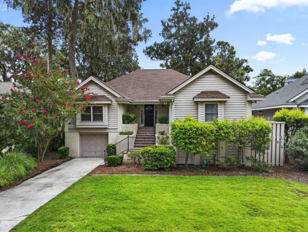 Luxury Pet-Friendly Hilton Head Home with Lagoon Views
