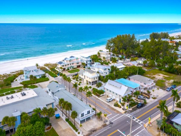 Beachside Two Bedroom Triplex Vacation Rental in Holmes Beach