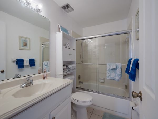 Beachside Two Bedroom Triplex Vacation Rental in Holmes Beach