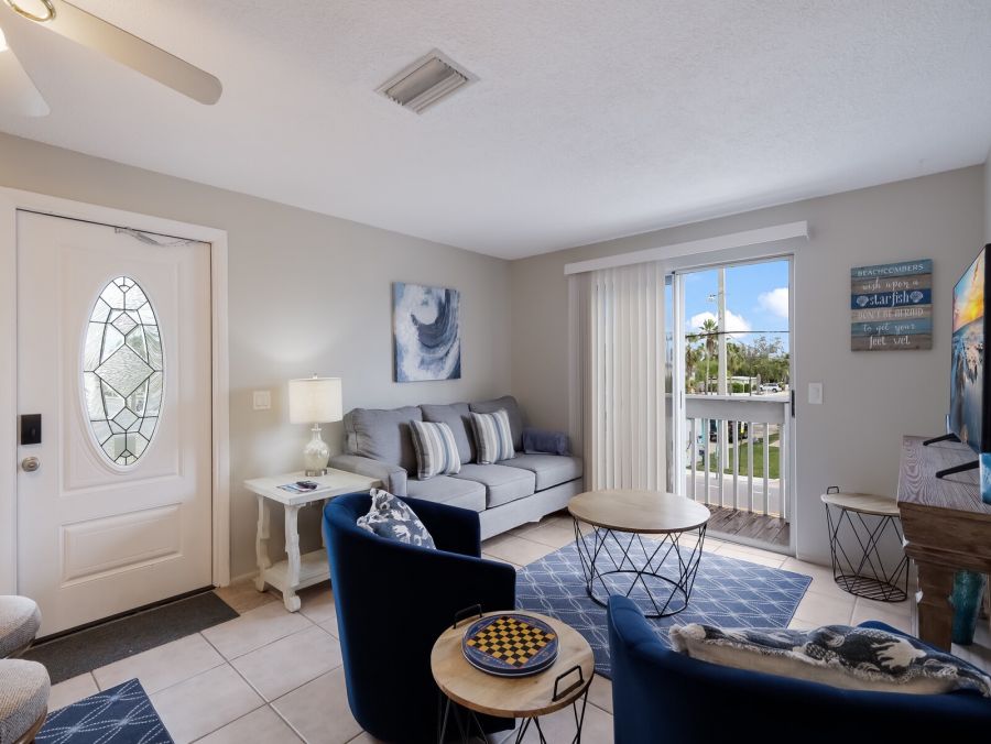 Beachside Two Bedroom Triplex Vacation Rental in Holmes Beach