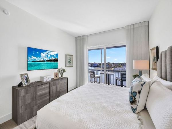 Bay View & Steps to the Beach Two Bedroom Rental in Naples