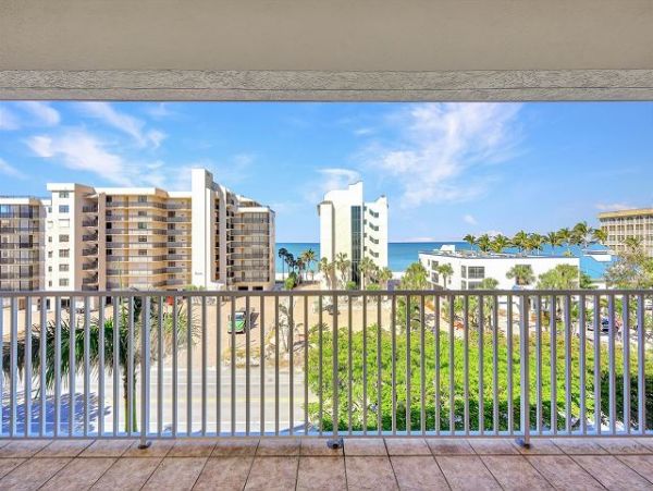 Bay View & Steps to the Beach Two Bedroom Rental in Naples
