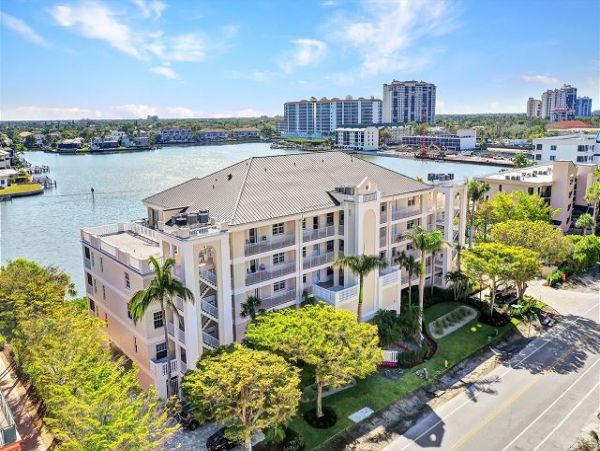 Bay View & Steps to the Beach Two Bedroom Rental in Naples