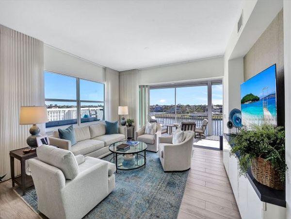 Bay View & Steps to the Beach Two Bedroom Rental in Naples