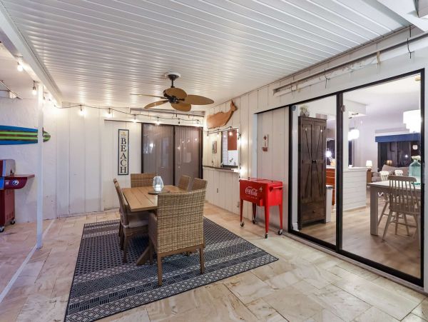 Luxurious Bradenton Home: Pool, Putting Green, Near Beach
