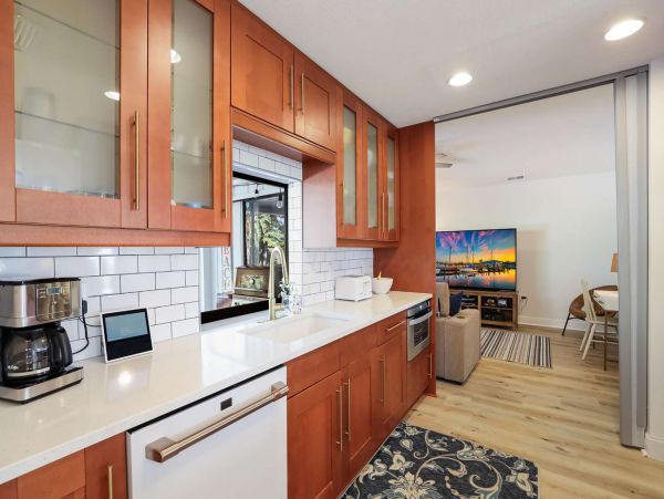 Luxurious Bradenton Home: Pool, Putting Green, Near Beach