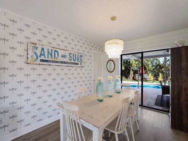 Luxurious Bradenton Home: Pool, Putting Green, Near Beach