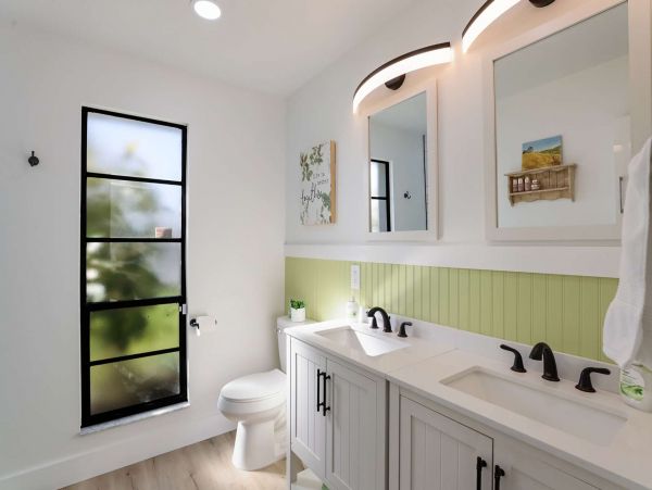 Luxurious Bradenton Home: Pool, Putting Green, Near Beach