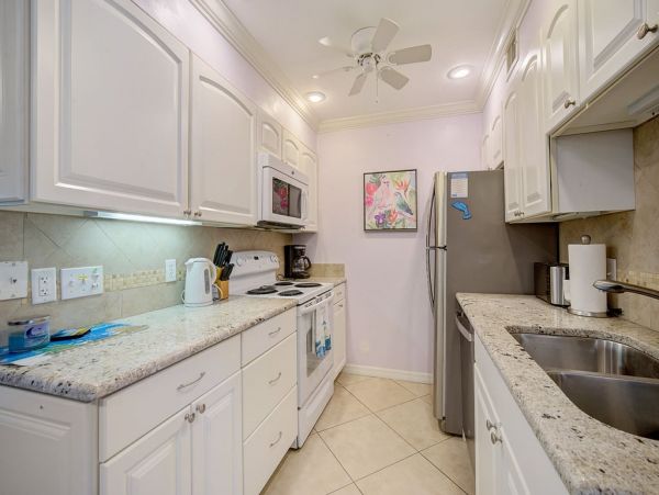 One Bedroom Walk to Beach Vacation Rental in Siesta Key