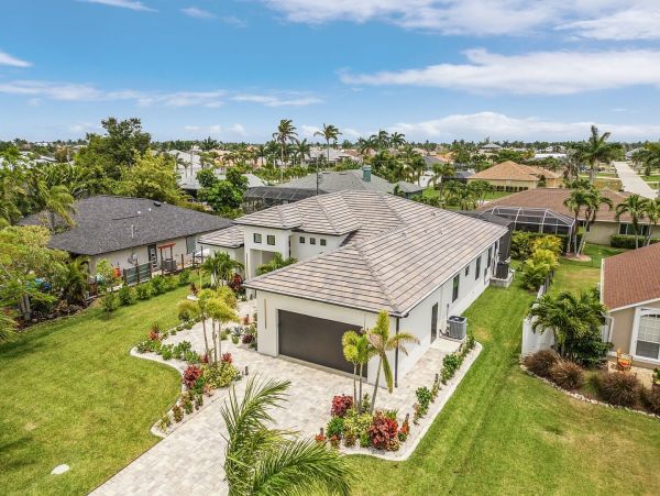 Relax in Paradise 4 Bedroom Pool Home