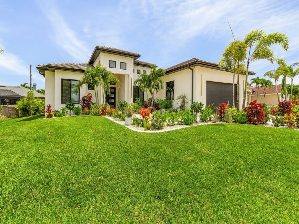 Relax in Paradise 4 Bedroom Pool Home
