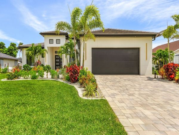 Relax in Paradise 4 Bedroom Pool Home