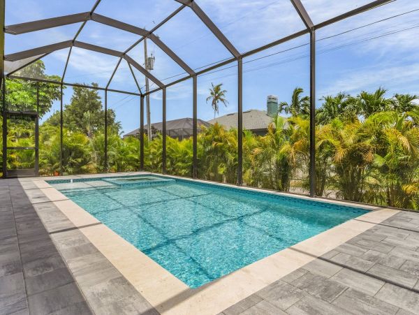 Relax in Paradise 4 Bedroom Pool Home