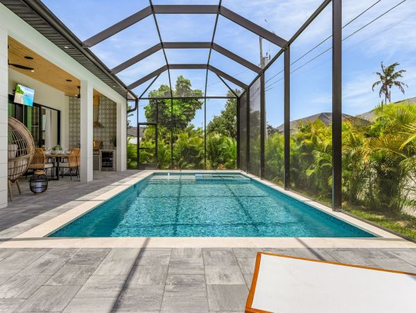 Relax in Paradise 4 Bedroom Pool Home