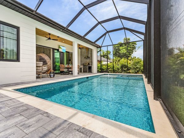 Relax in Paradise 4 Bedroom Pool Home