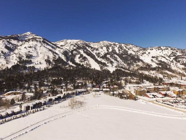 Teton Village Three Bedroom Townhome for a Fun Ski Vacations