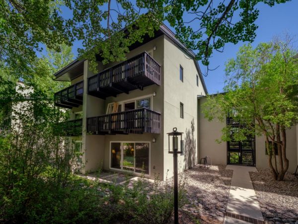 Teton Village Three Bedroom Townhome for a Fun Ski Vacations