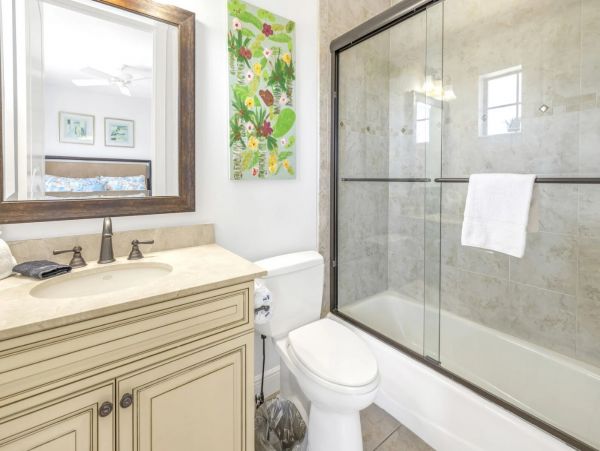 Siesta Key Four Bedroom Walk to Beach Vacation Rental