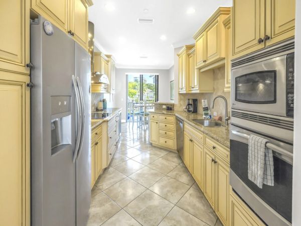 Siesta Key Four Bedroom Walk to Beach Vacation Rental