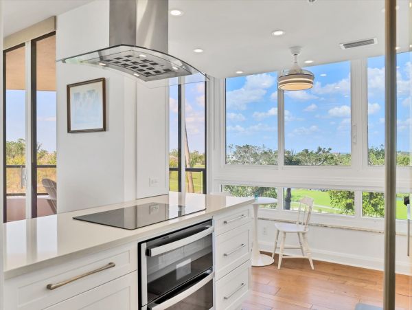 Longboat Key Vacation Rental - Luxury Beachfront Escape