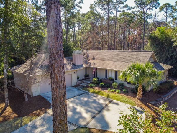 Three Bedroom Luxury Vacation Home with Private Pool in Hilton Head
