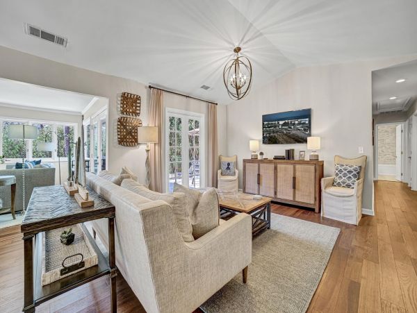 Three Bedroom Luxury Vacation Home with Private Pool in Hilton Head
