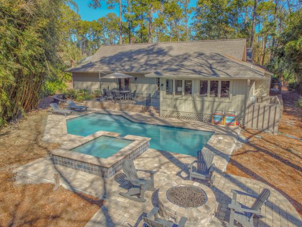 Three Bedroom Luxury Vacation Home with Private Pool in Hilton Head