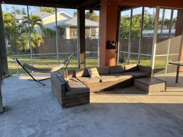 Manasota Key Walk to Beach 4 Bedroom Vacation Home with Private Pool