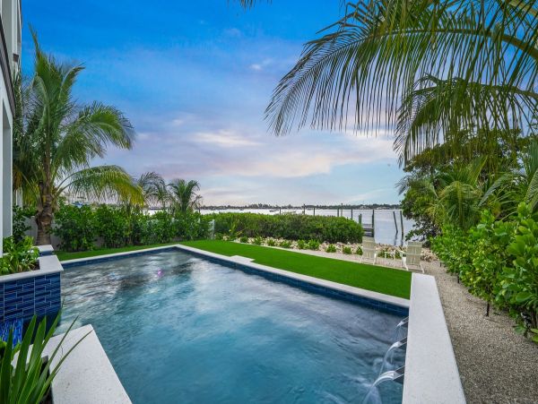 Great Escape Bradenton Beach Pool Home