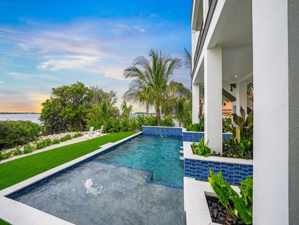 Great Escape Bradenton Beach Pool Home