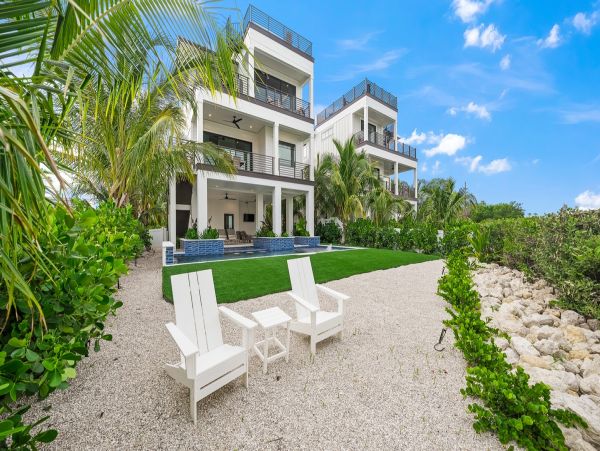 Great Escape Bradenton Beach Pool Home