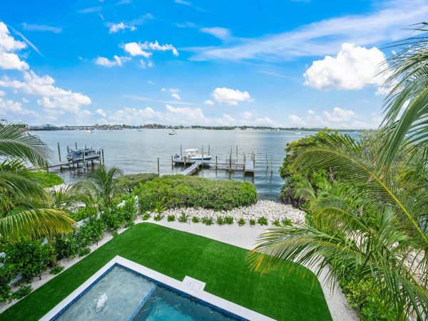 Great Escape Bradenton Beach Pool Home