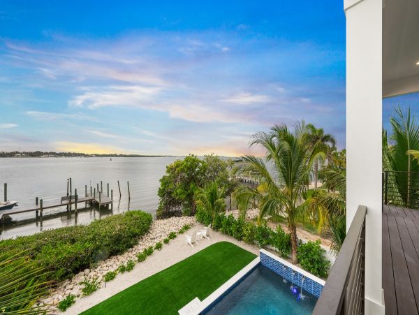 Great Escape Bradenton Beach Pool Home